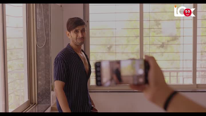 Screenshot Of Bachelor Boys (2024) Hindi Season 01 Part 01 Look Entertainment WEB Series