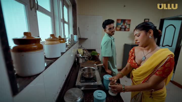 Screenshot Of Bade Achhe Lagte Hai (2025) Hindi Season 01 Part 01 ULLU WEB Series