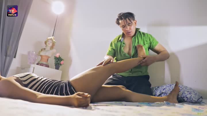 Screenshot Of Gharwali Baharwali (2025) Hindi Season 01 Episodes 1 To 2 TeFlix WEB Series
